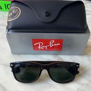Ray Ban Tortoise Shell Wayfarer Sunglasses. With case, wiping cloth etc.